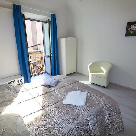 Sicily Wonderful Piazza Universita' Holiday home
