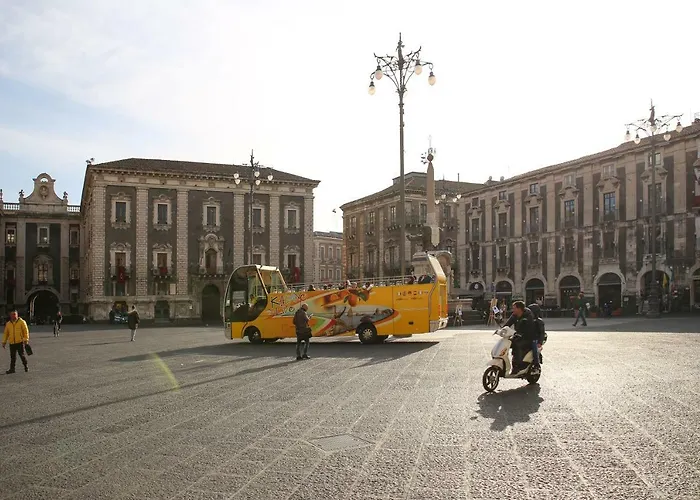 Sicily Wonderful Piazza Universita' * 카타니아