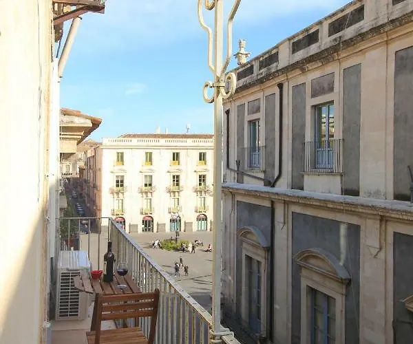 Sicily Wonderful Piazza Universita' 펜션